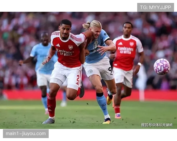 英超争冠格局激烈 阿森纳曼城仅差四分